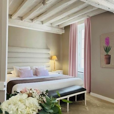 Hotel Saint-Laurent, The Originals Relais Montfort-lʼAmaury Exterior foto