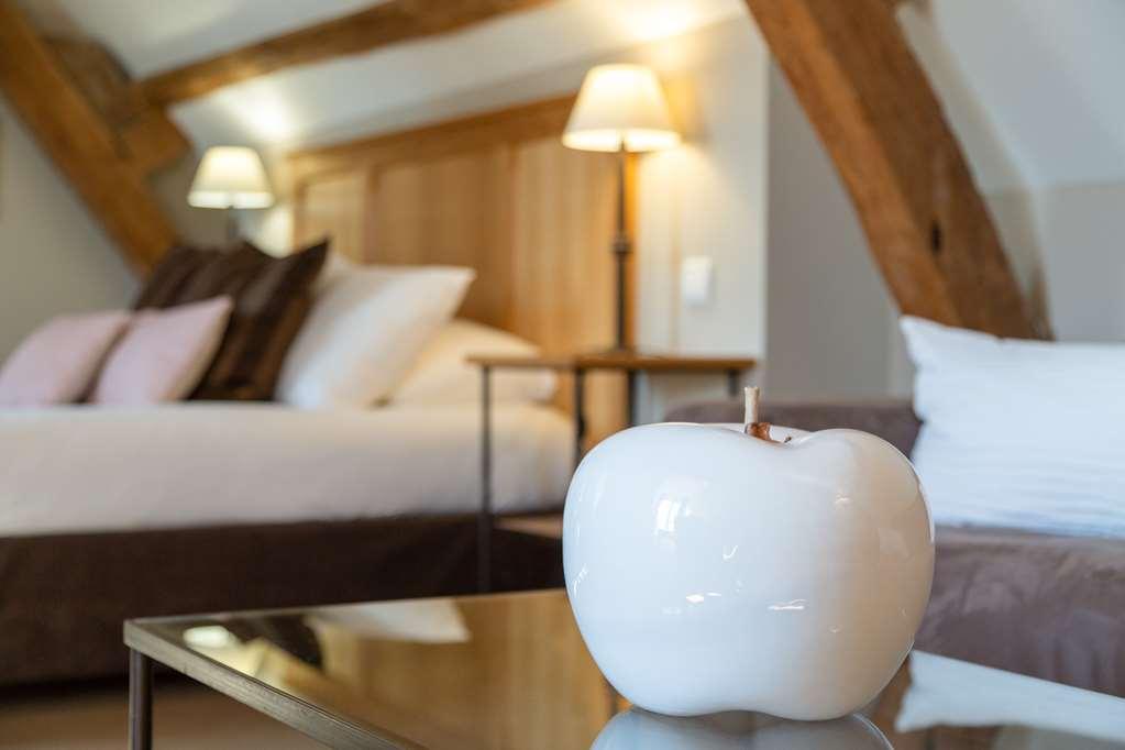 Hotel Saint-Laurent, The Originals Relais Montfort-lʼAmaury Cameră foto