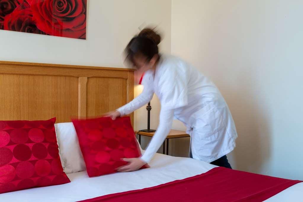 Hotel Saint-Laurent, The Originals Relais Montfort-lʼAmaury Cameră foto